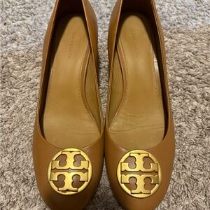 Tory Burch Caramel Leather Logo Block Heels with Gold Emblem